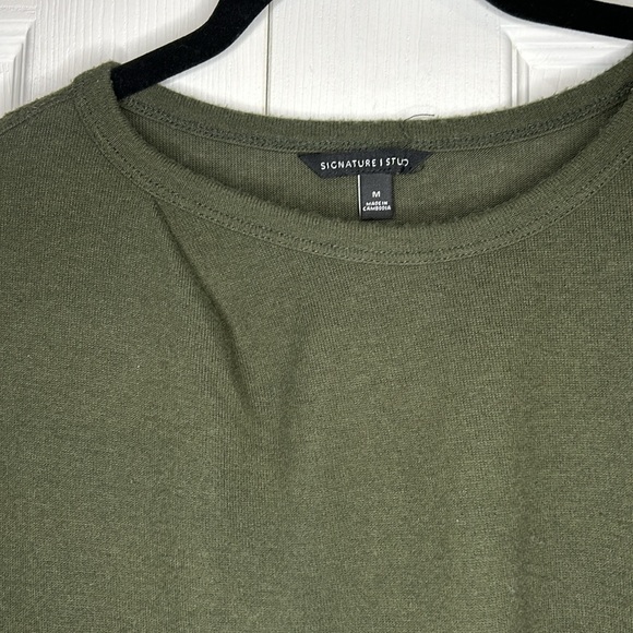 2 Sweaters size Medium - Picture 3 of 8